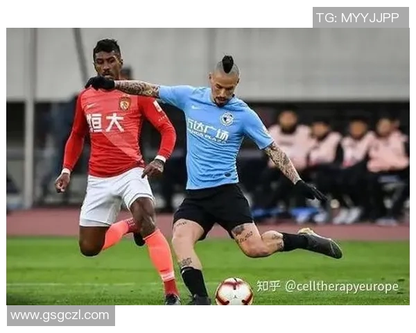 足球明星背后的感人故事与奋斗历程揭秘